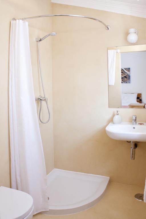 A Casa Da Arvore Bed & Breakfast วิลานอวา ดิ มิลฟงติส ห้อง รูปภาพ