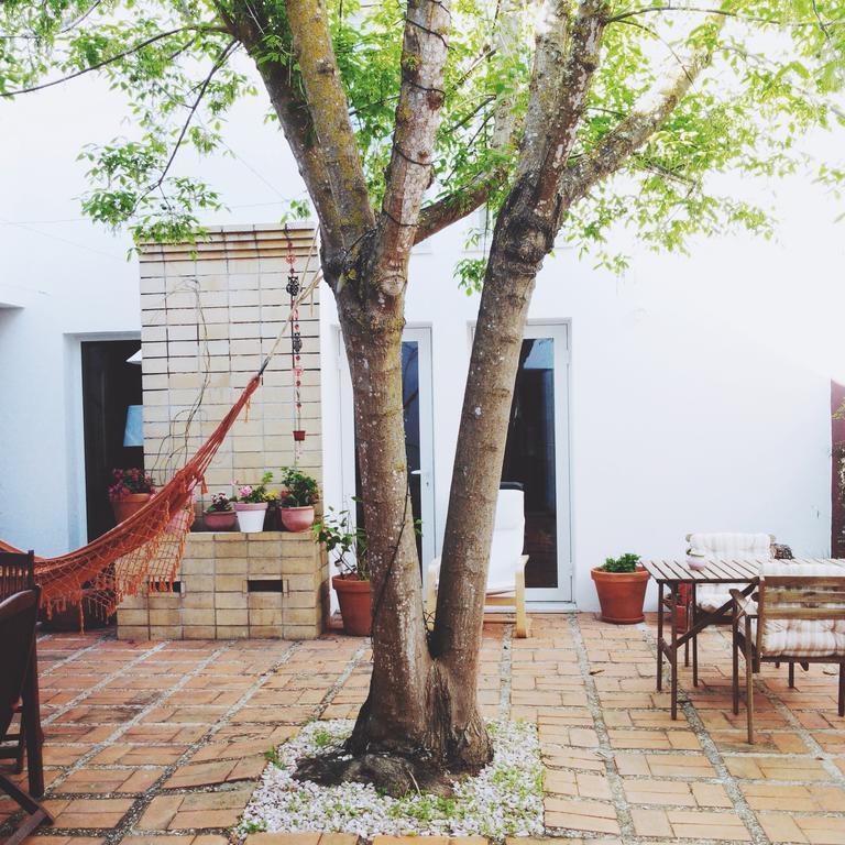 A Casa Da Arvore Bed & Breakfast วิลานอวา ดิ มิลฟงติส ภายนอก รูปภาพ